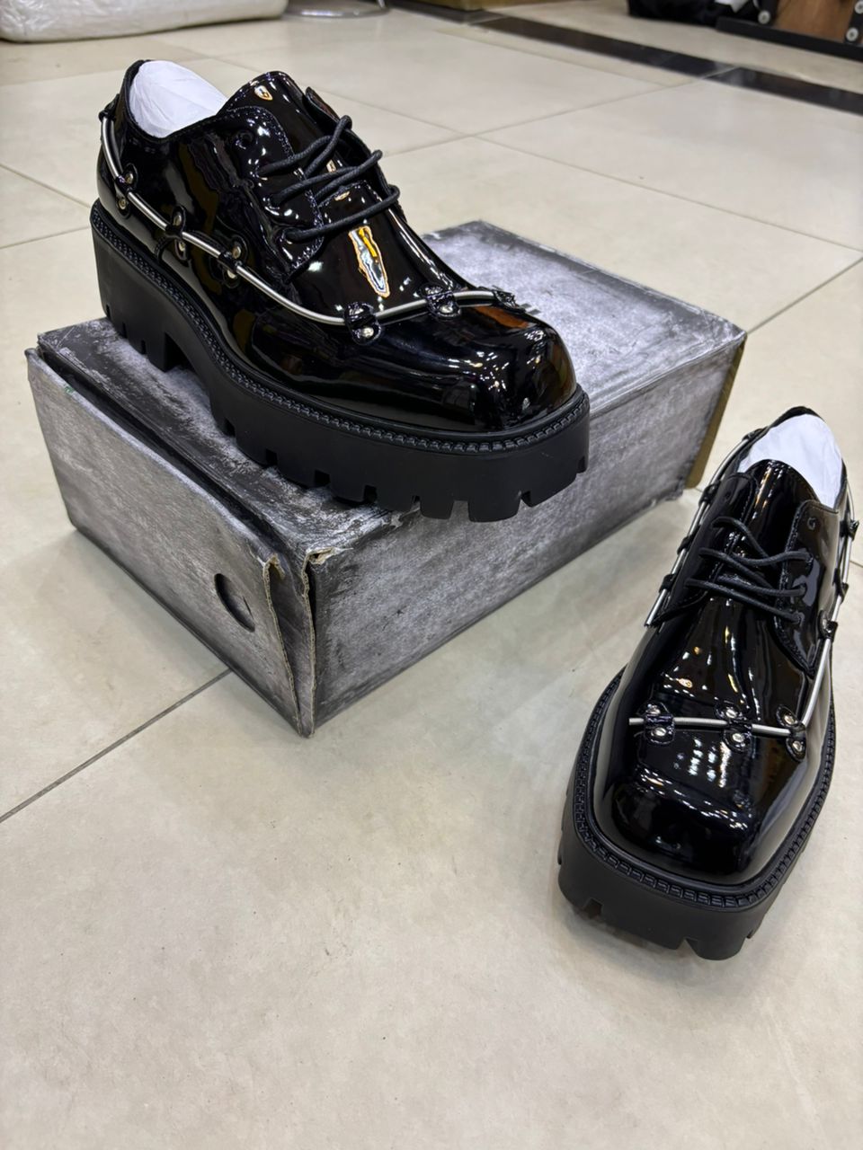 BALENCIAGA
